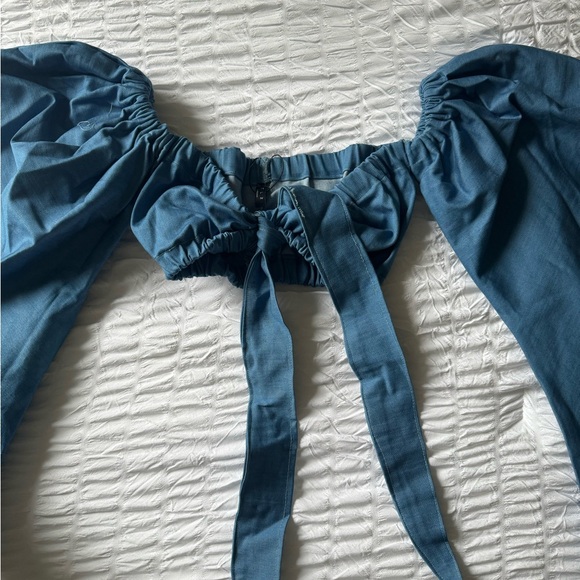 Kylie Jenner TLZ L’FEMME extremely oversized sleeve fashion top
Tie front XXS - Picture 1 of 5